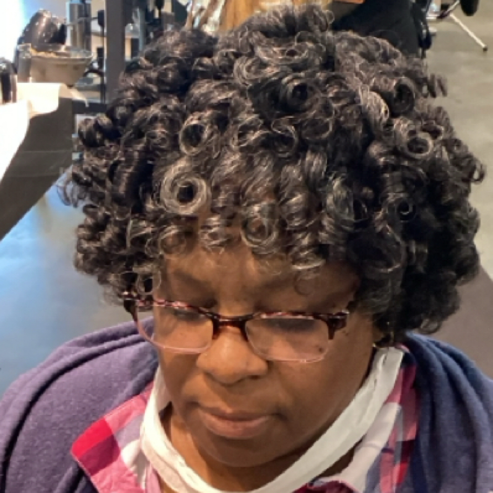 Rod Set/Felx Rod/ Roller, Dubbie at HDE Hair Studio in Virginia Beach, VA