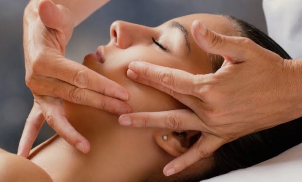Glow + Firm Anti-Aging Facial