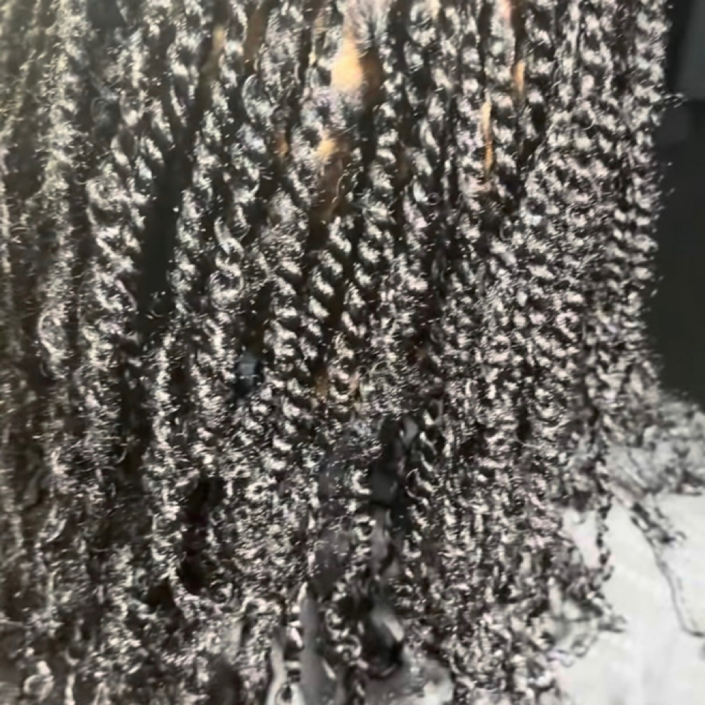 Mini Twist at Crowned By Victoria in Birmingham, AL