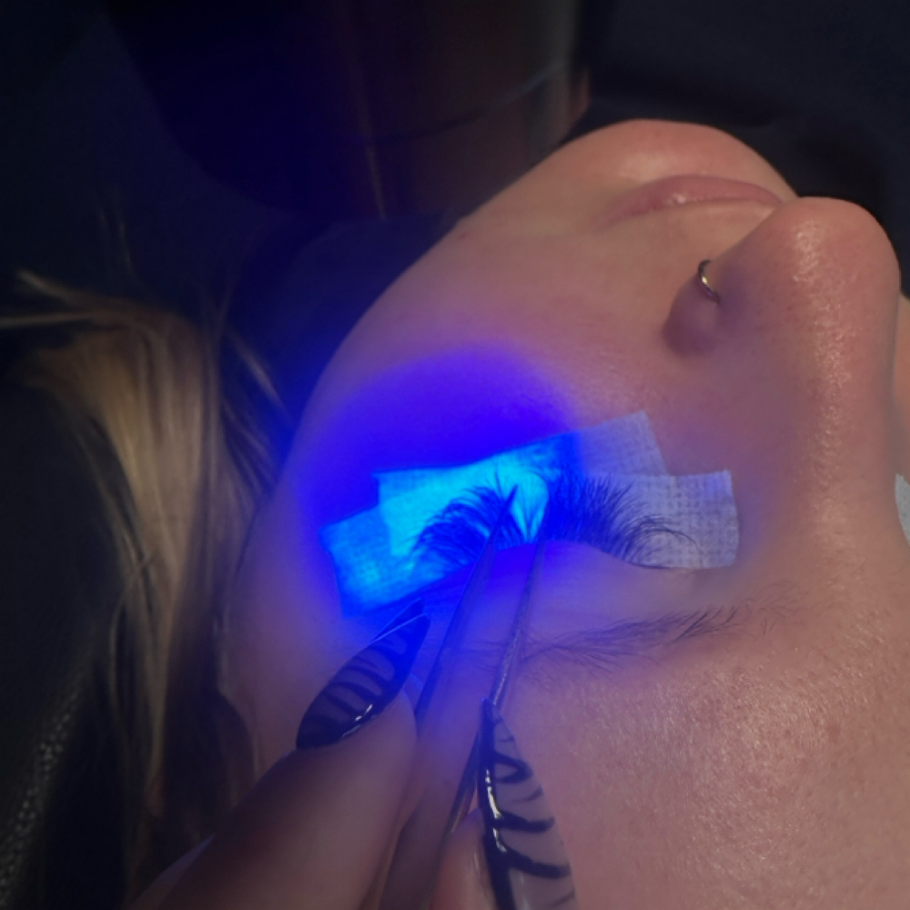 UV Lash Volume Full Set at Mini Salon Co. in Bay city, MI