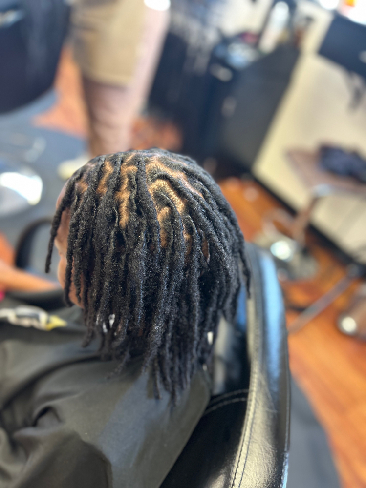 Loc Retwist at Touches Of The South in Surprise, AZ