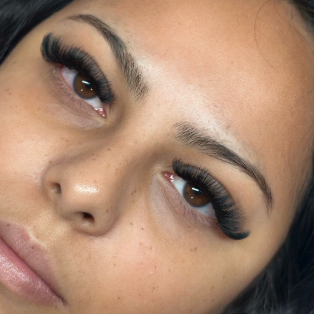 Volume Lash Set at Lavishlashesbymaggi in Rogers, AR