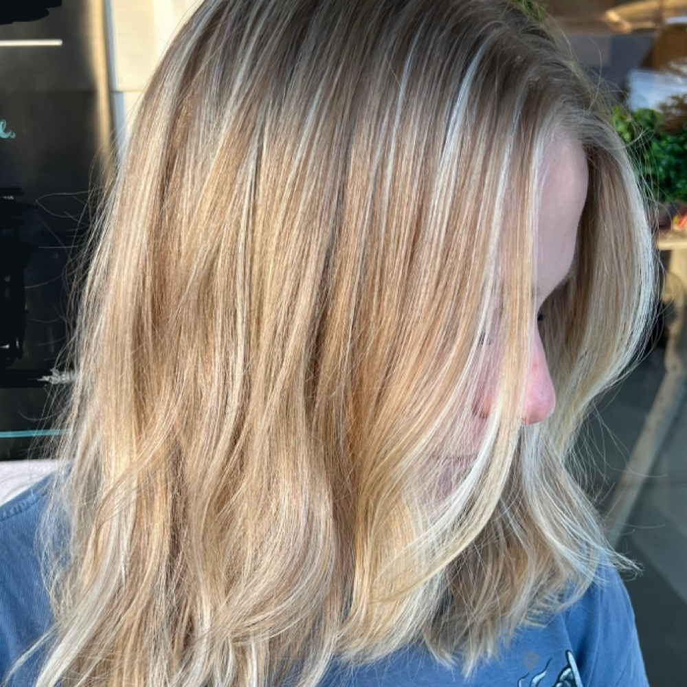 Roots With Full Highlight at Elysie Rae Hair Studio in Kennesaw, GA