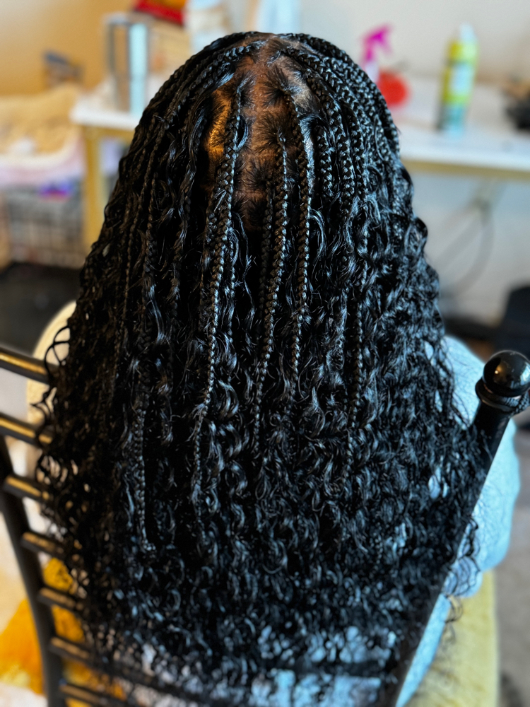 Bora Braids (Medium)