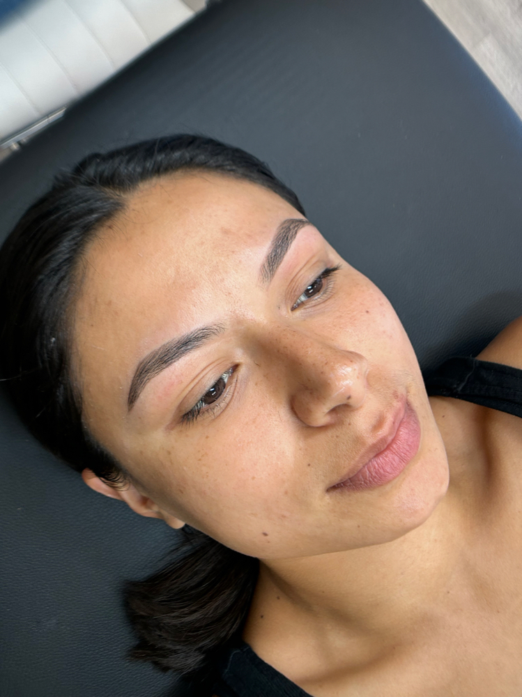 Simple Brow Threading at The Cosmetology Bar in Maplewood, MN