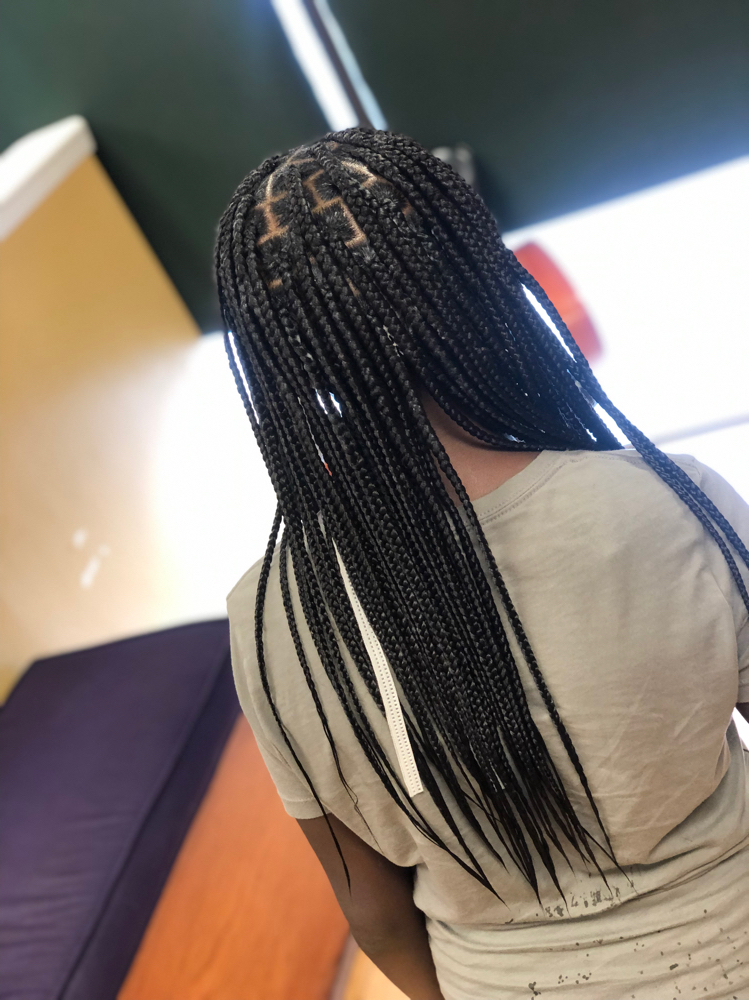Med Knotless Braids