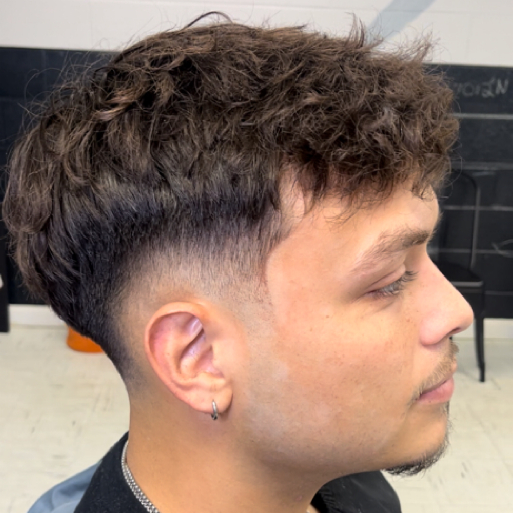 Haircut at Alex online booking in Kingston, TN