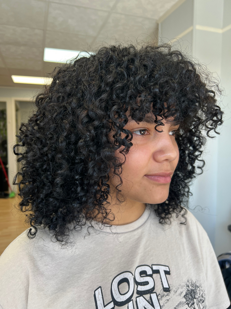 CURLY CUT