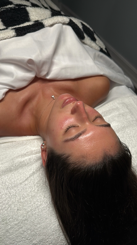 The Dermaplane Facial