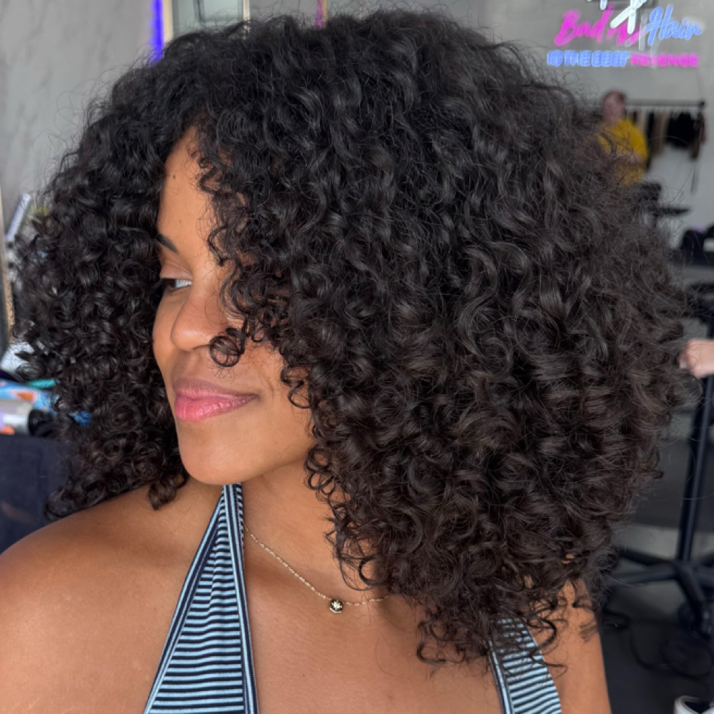 curly reshape at Thaiz Hair in Lakeland, FL