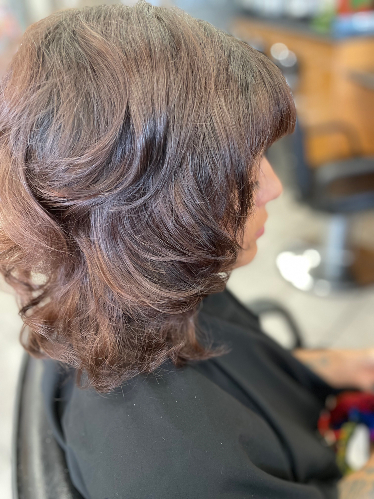 Shampoo and Style at Let’s Dye Together with Alice in Gulf Breeze, FL