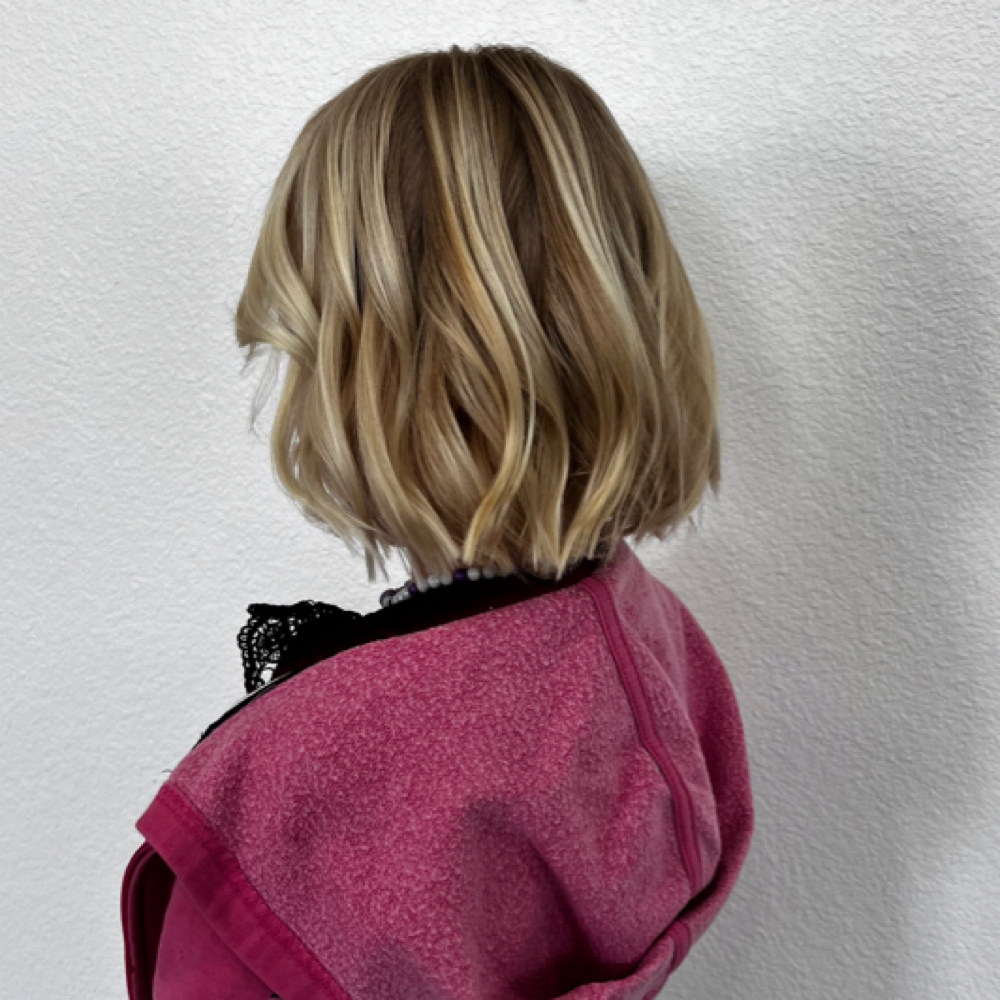 Girls Haircut at Jessica  Escoto in Lott, TX