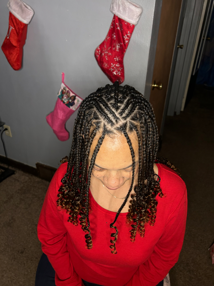 Short Knotless Flip Over Braids