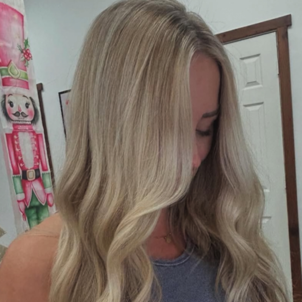 Full Hilight W/ root Tap at Lauren Rivers@TheBeautySpot in Azle, TX