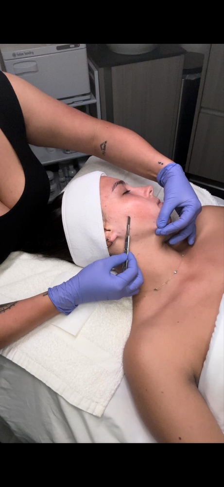 Express Glow Dermaplane