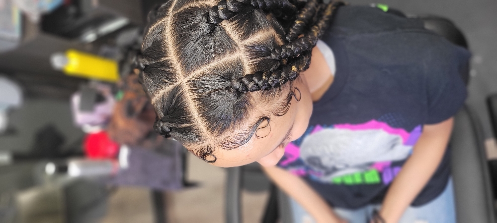 Jumbo Knotless Up To 20 Braids