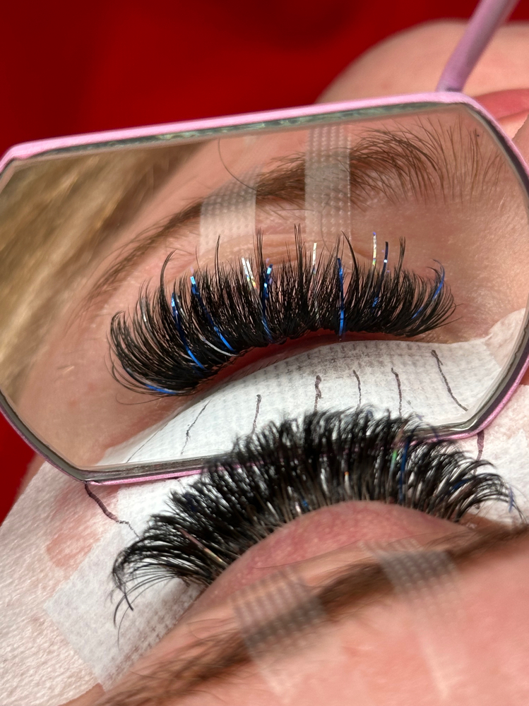 ✨Tinsel Lashes ✨