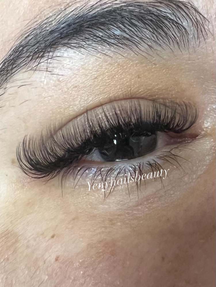Hybrid Lashes