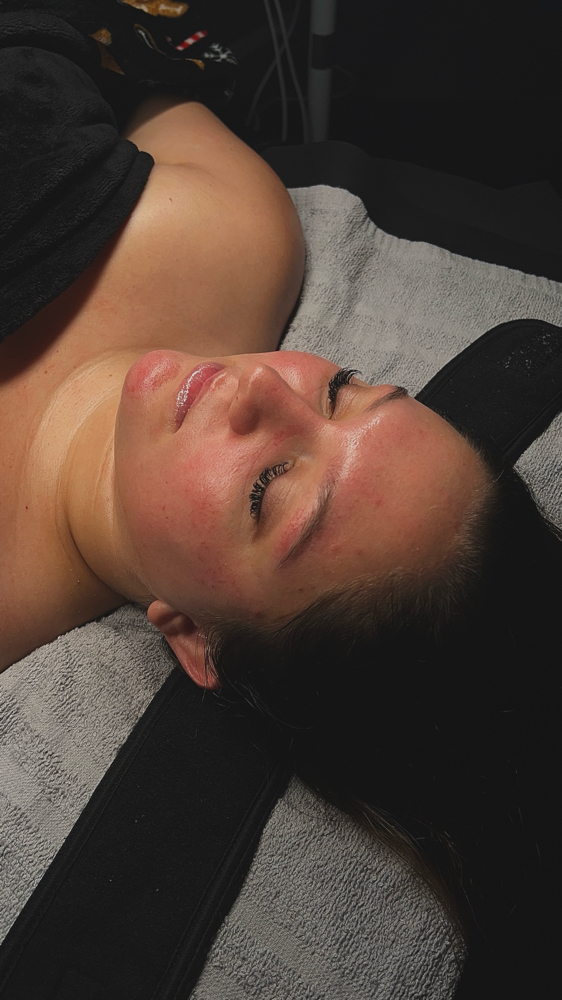 30 MIN CUSTOM FACIAL
