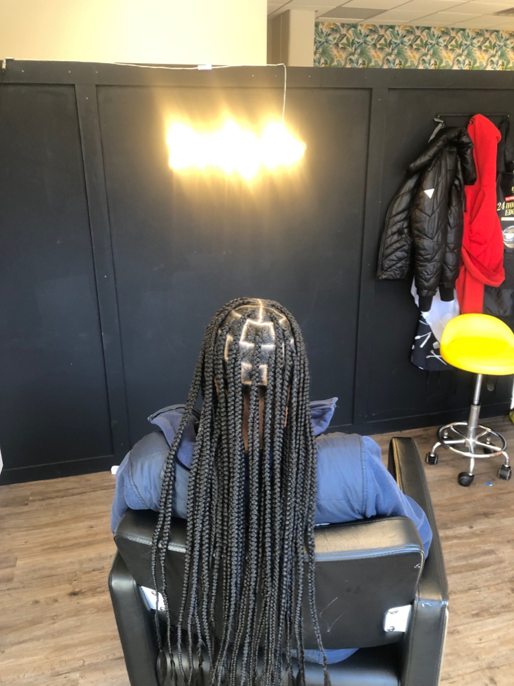 Medium Knotless