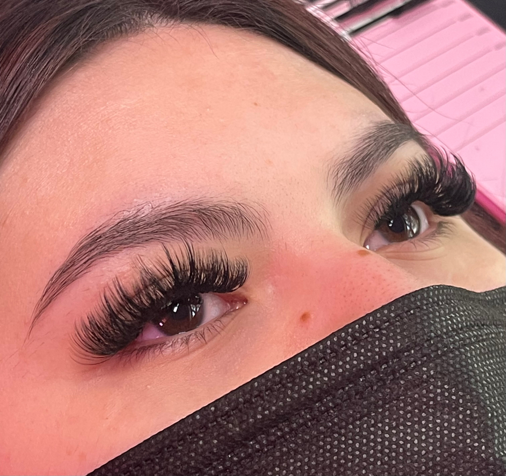 Hybrid Eyelash Extensions at Glitz Glamourr in Pasadena, TX