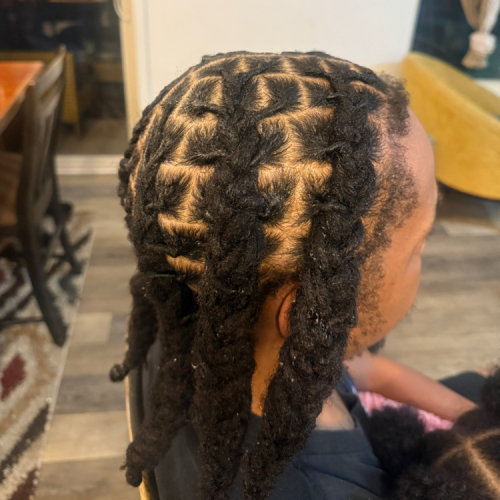 Loc Retwist W/ Style at NY 2 QC Kutz in Charlotte, NC