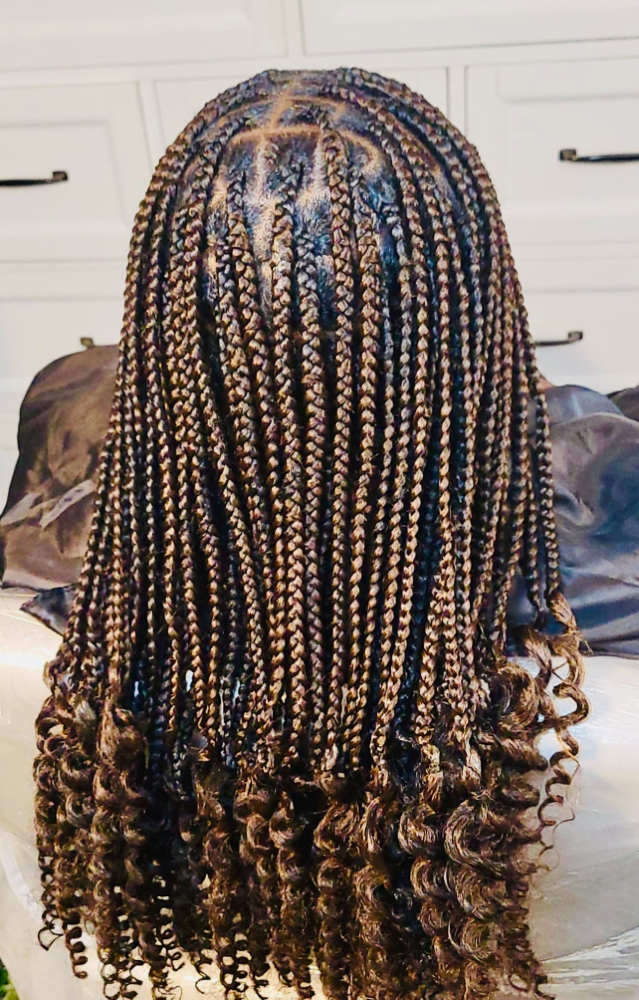 SMALL-MEDIUM KNOTLESS BRAID at Locked In Lux in Oxnard, CA