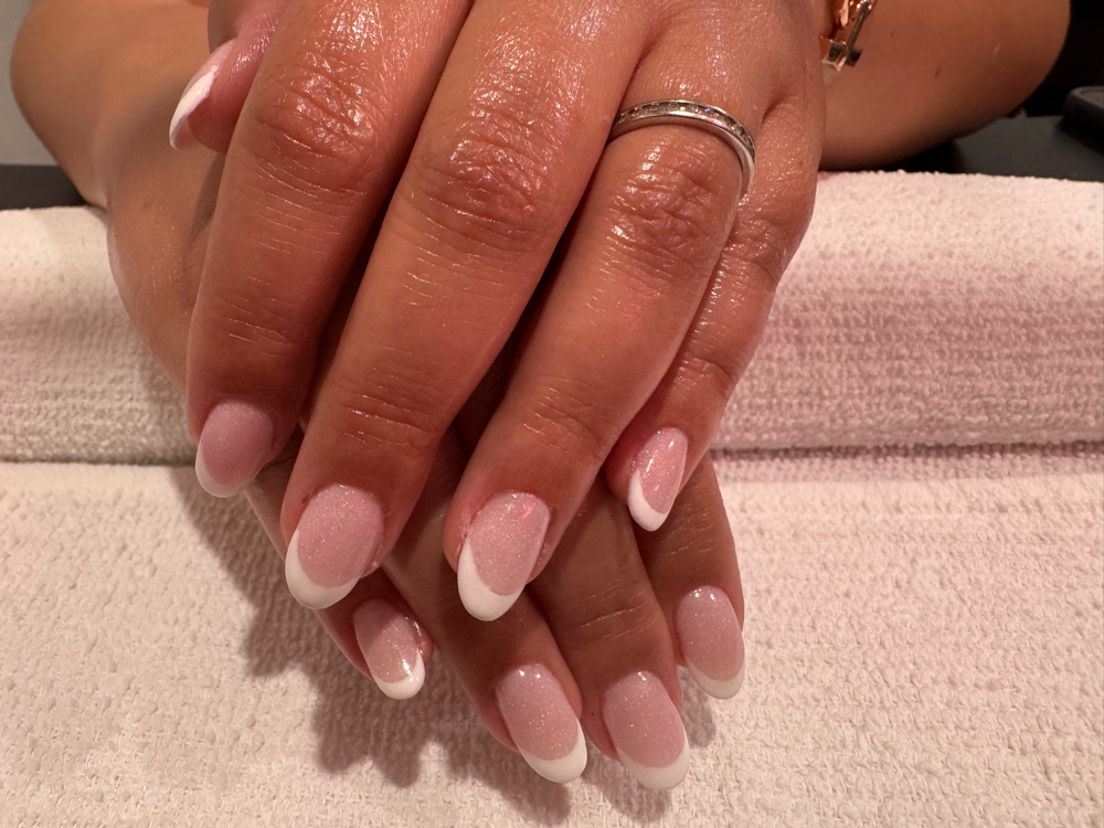 FRENCH MANICURE