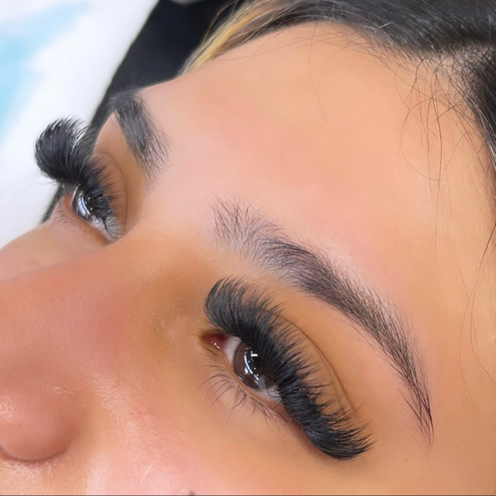Volume Full Set at Lashhmebabe in Fort Worth, TX