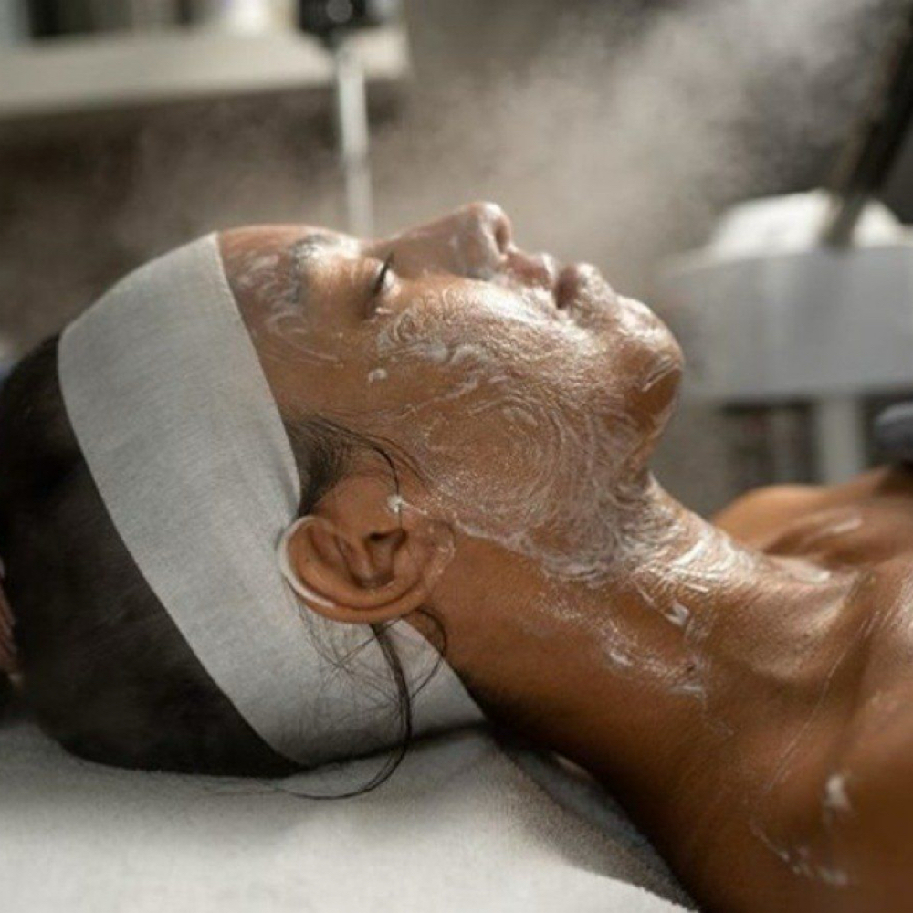 Extraction facial at Aura Aesthetics in Houston, TX