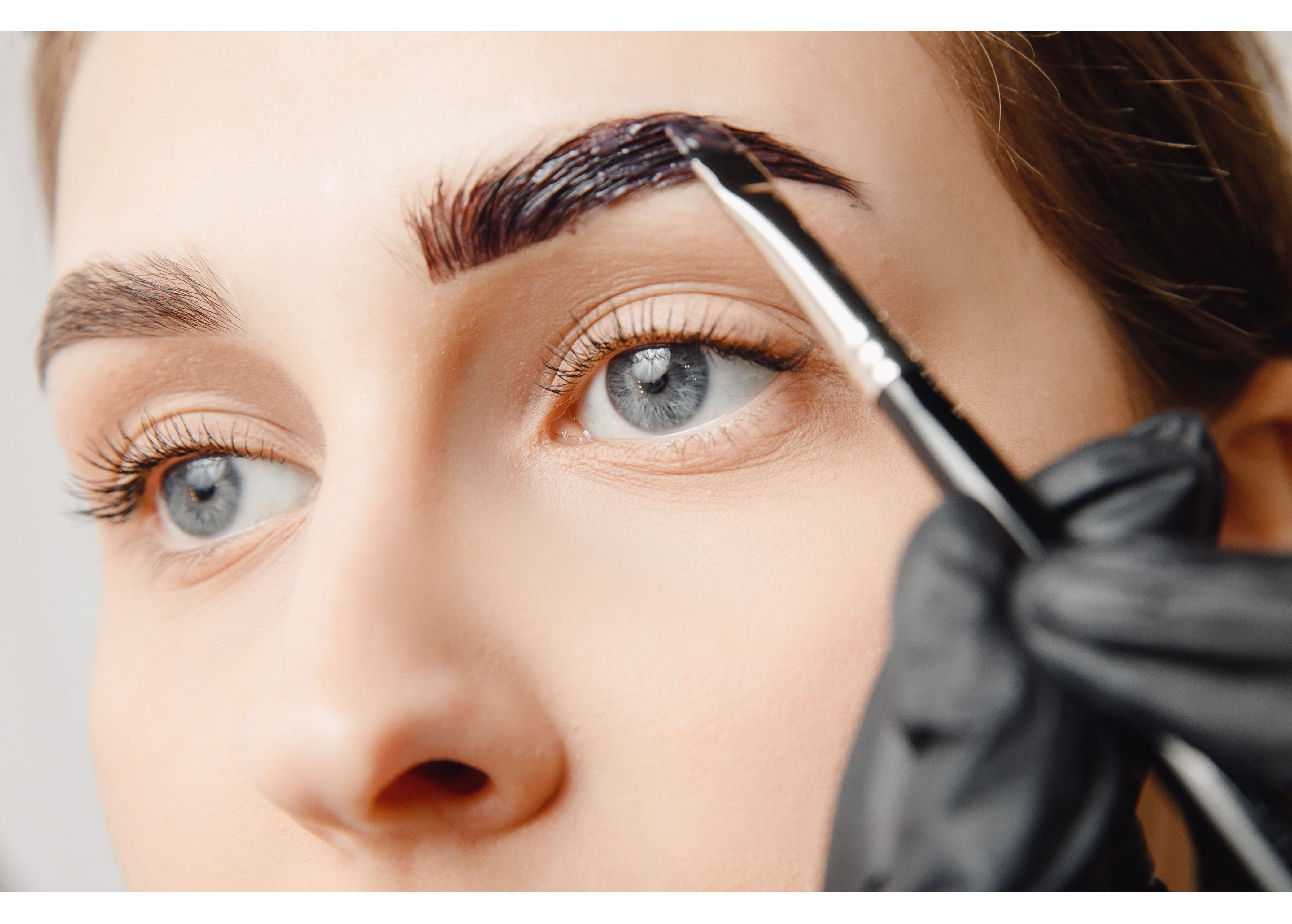 Brow Tint & Tweeze