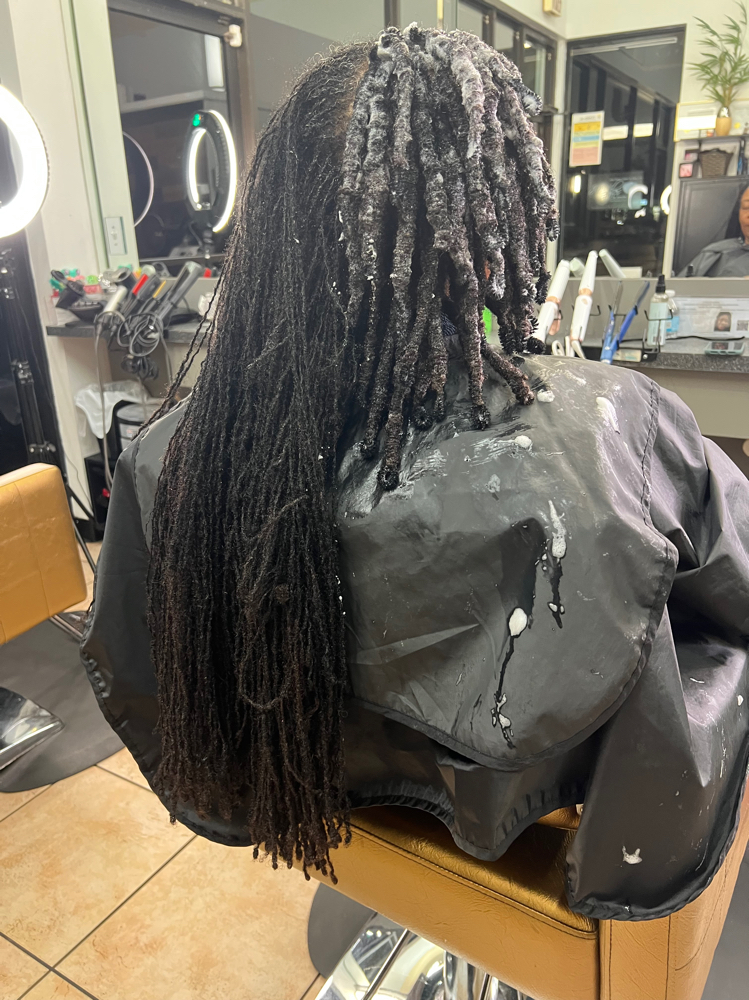 Pipe Cleaners Set at Godiva Beauty,LLC in Lauderhill, FL