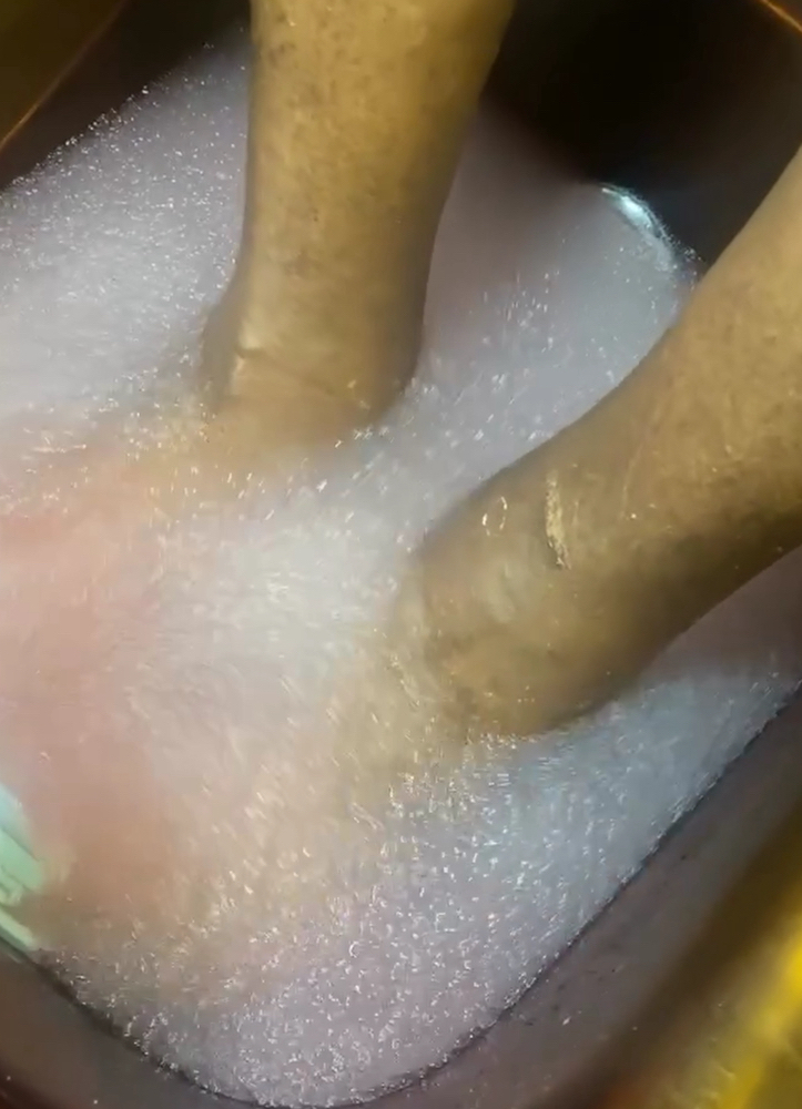 Deluxe Pedicure /Gel Polish