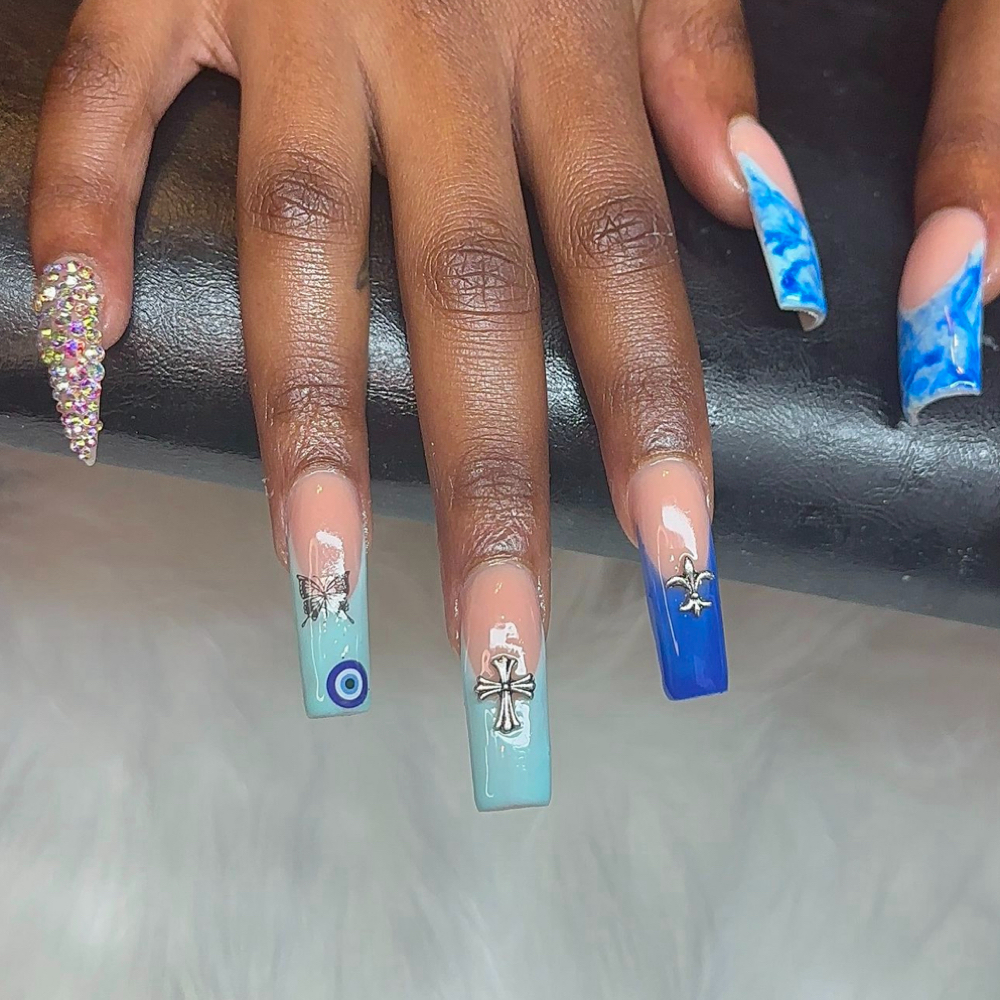 Long at LeeshaNails in Belton, SC