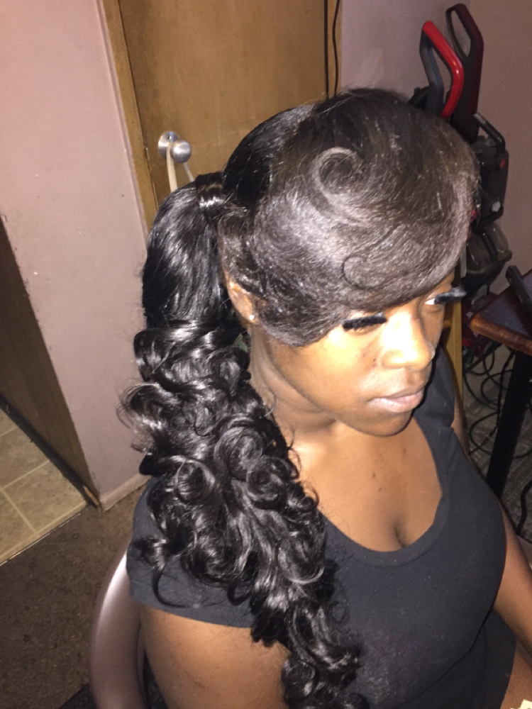 Ponytail W/ Featherd Band Nd Curls