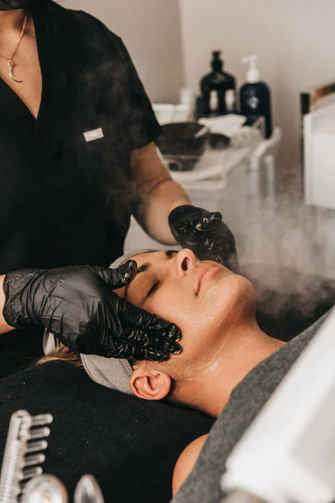 Pineapple Enzyme Glow Facial