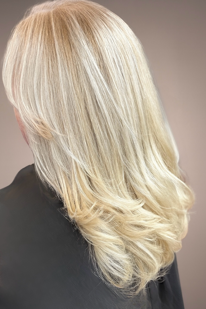 Blowdry at Vivid Strands in North Haven, CT