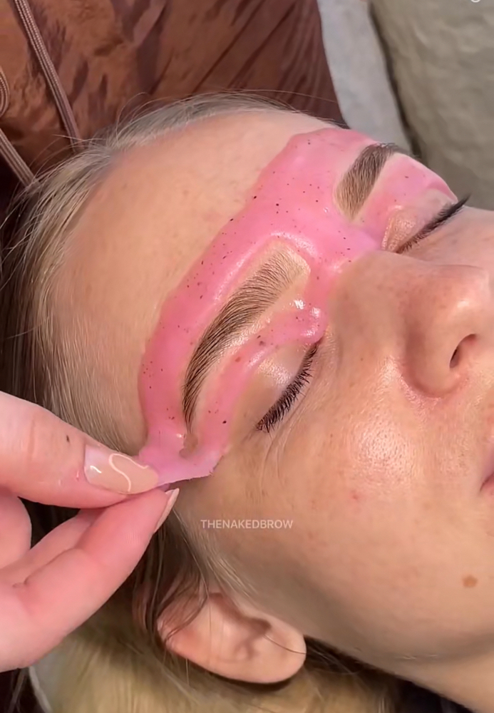 Gommage Brow Booster!