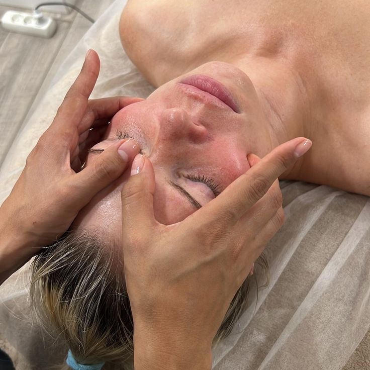 Lymphatic Drainage Facial