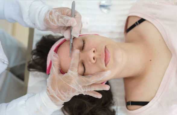 Dermaplane Facial