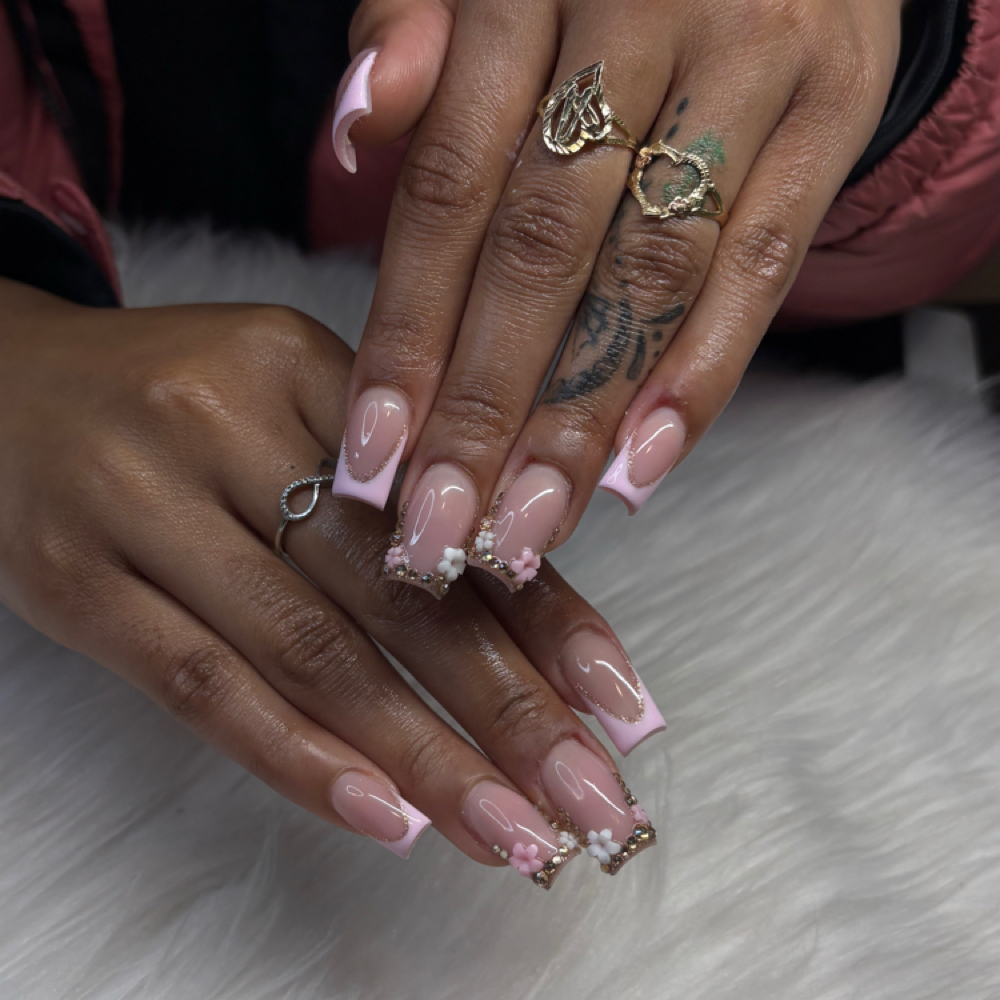 Acrylic Rebalance 4+ Weeks at She nails it in Seattle, WA