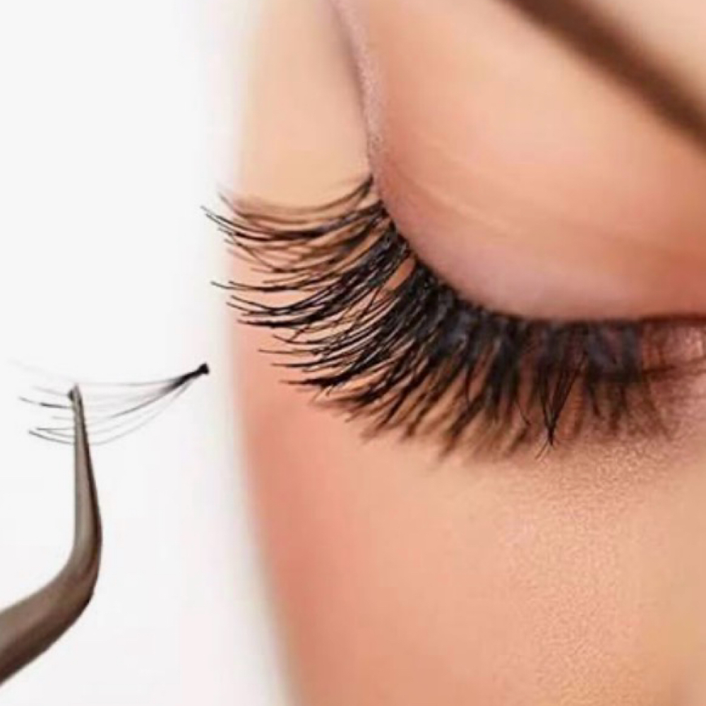 Infividual Eyelash Tabs at Carolina School Of Esthetics in Rock Hill, SC