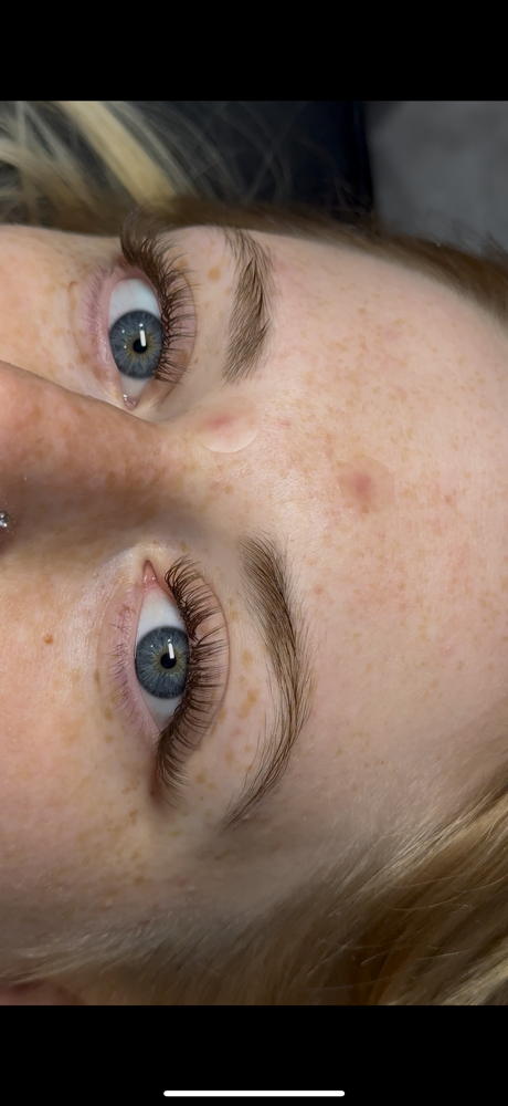 Brown Lash Extentions