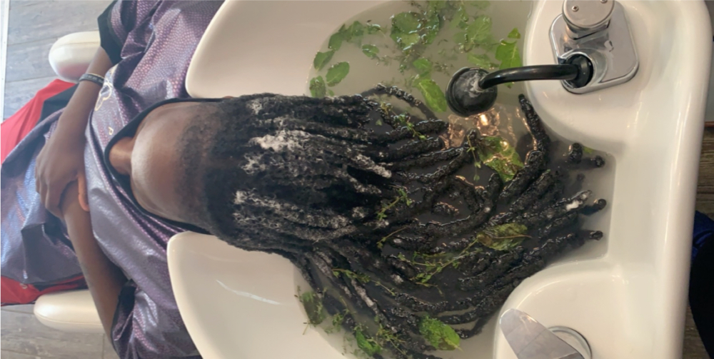 Loc Detox at Creative Loc’s in Silverspring, MD