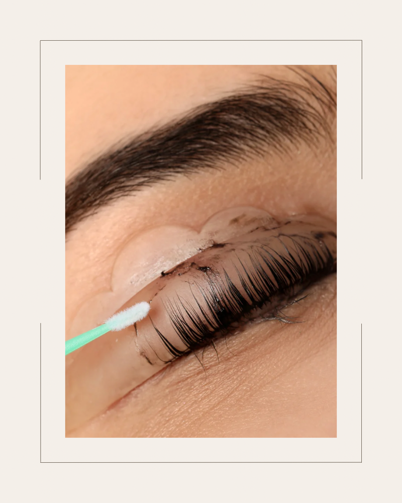 Lash tinting