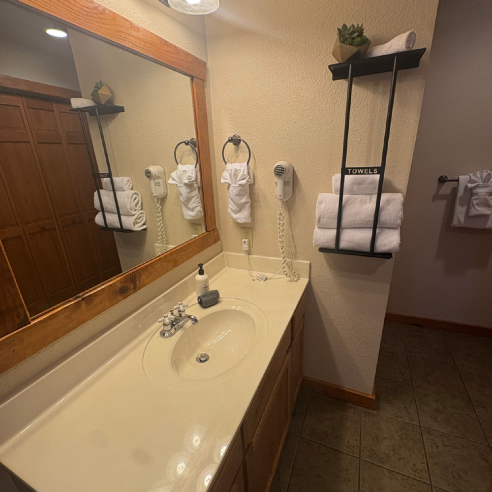 Basic Clean 3/2 at Two Rivers Cleaning in Branson West, MO