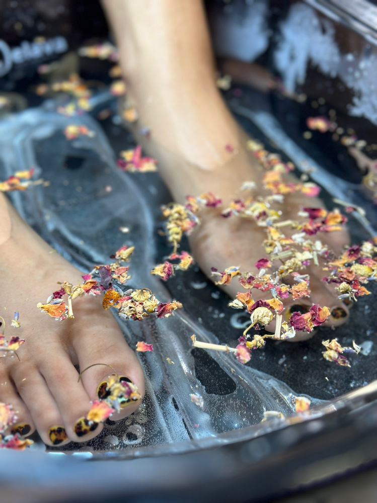 Pedicure + Nail Art