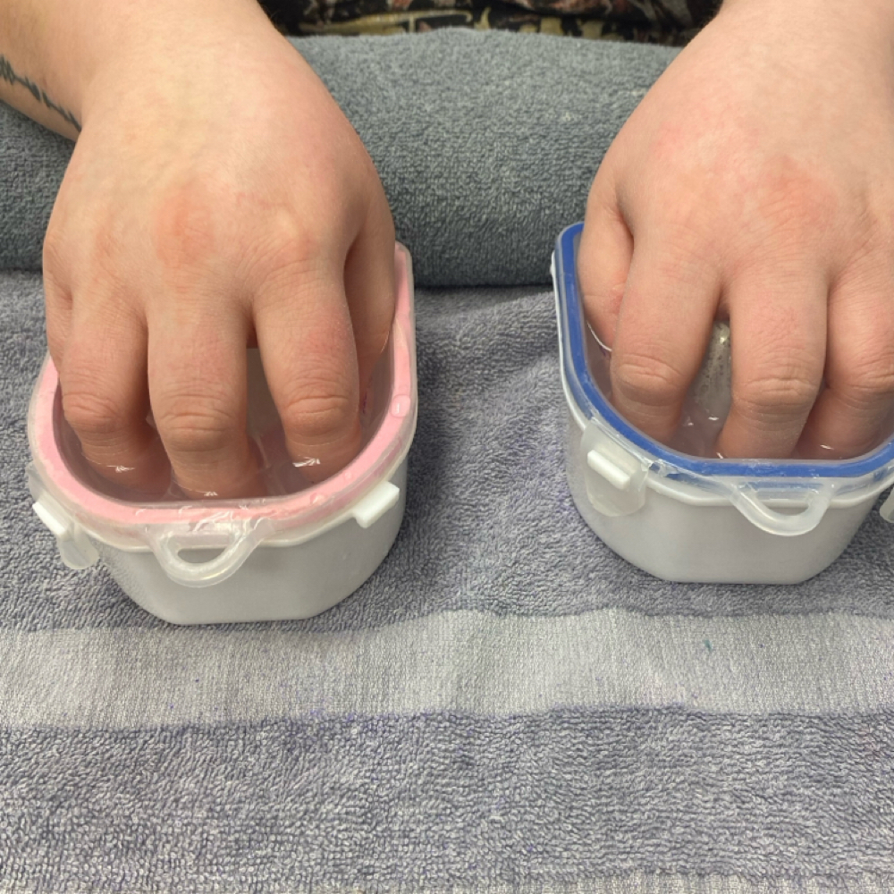 ✨Soak Off✨ at Tiara’s Luxurious Claws in Avon, IN