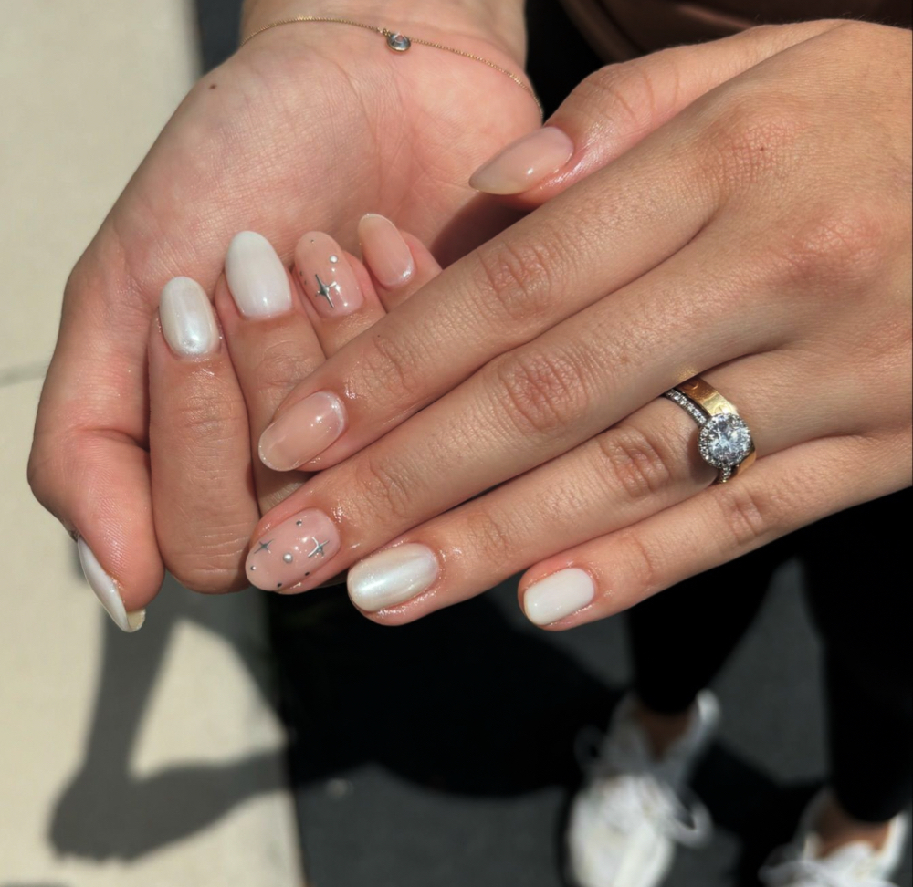 Simple Nail Art (2-3 Nails)
