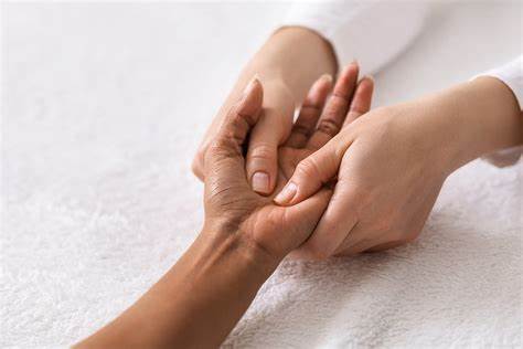 HAND MASSAGE